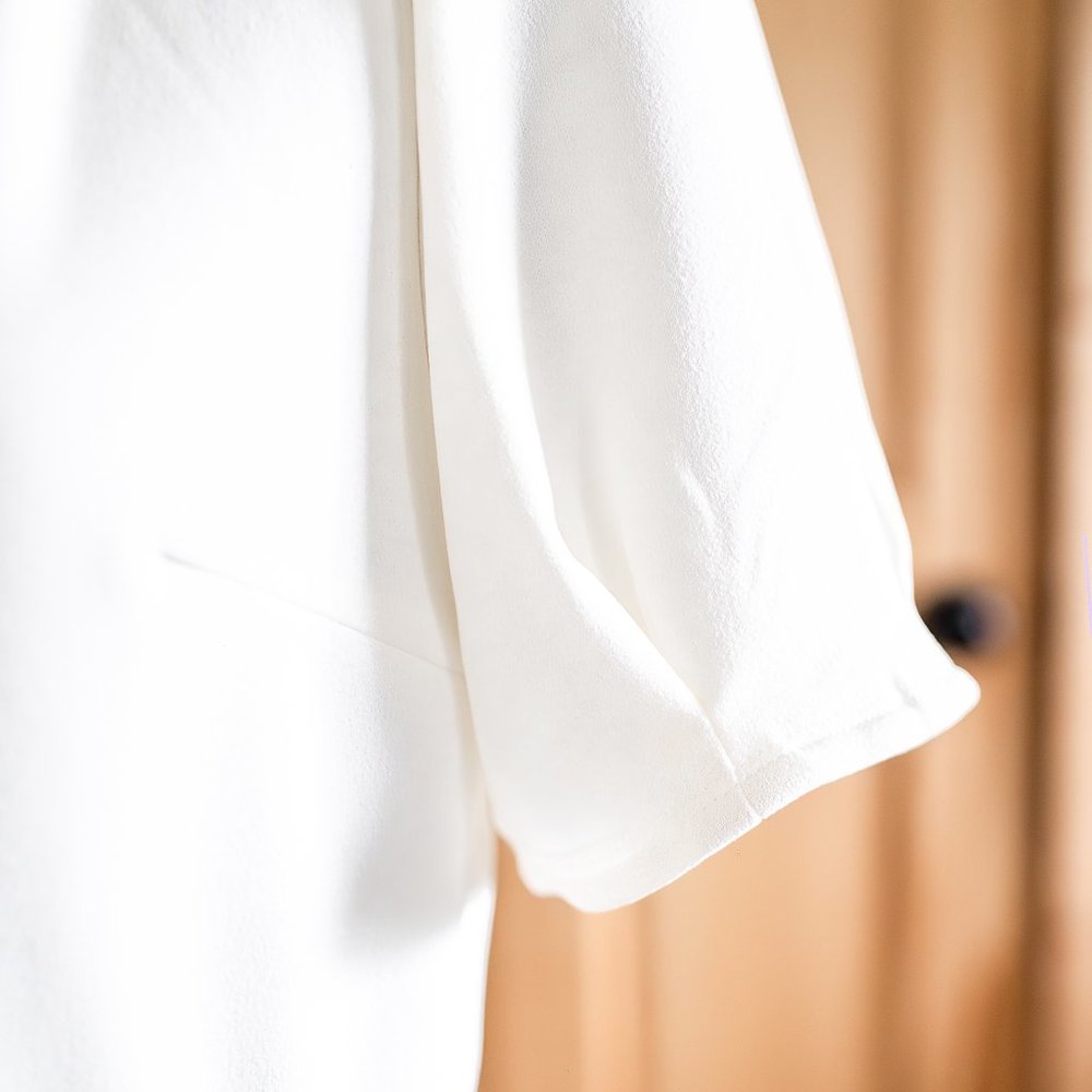 NWT Express Puff Sleeve Sheath Dress with Tie Waist in Winter White Size Medium - Picture 3 of 13